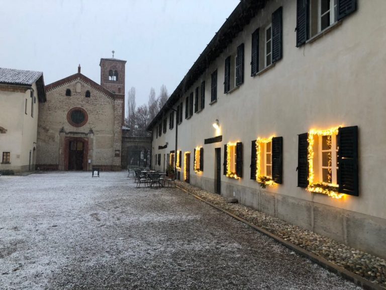 Scopri di più sull'articolo L’ABBAZIA DI MIRASOLE AUGURA A TUTTI BUON SANTO NATALE
