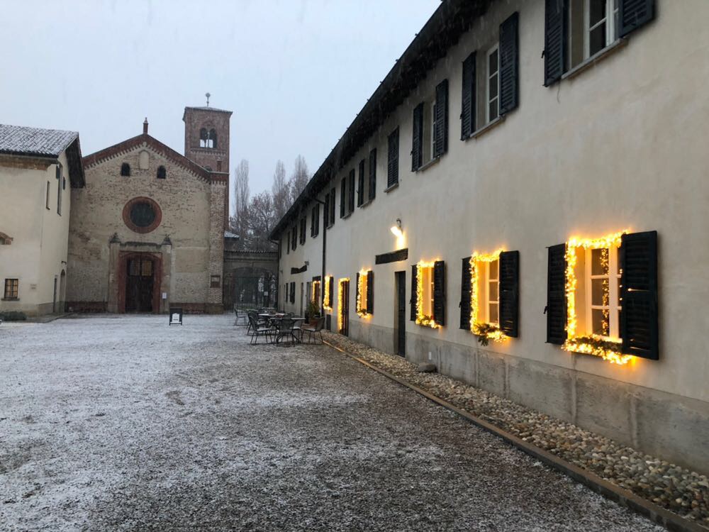 Scopri di più sull'articolo L’ABBAZIA DI MIRASOLE AUGURA A TUTTI BUON SANTO NATALE