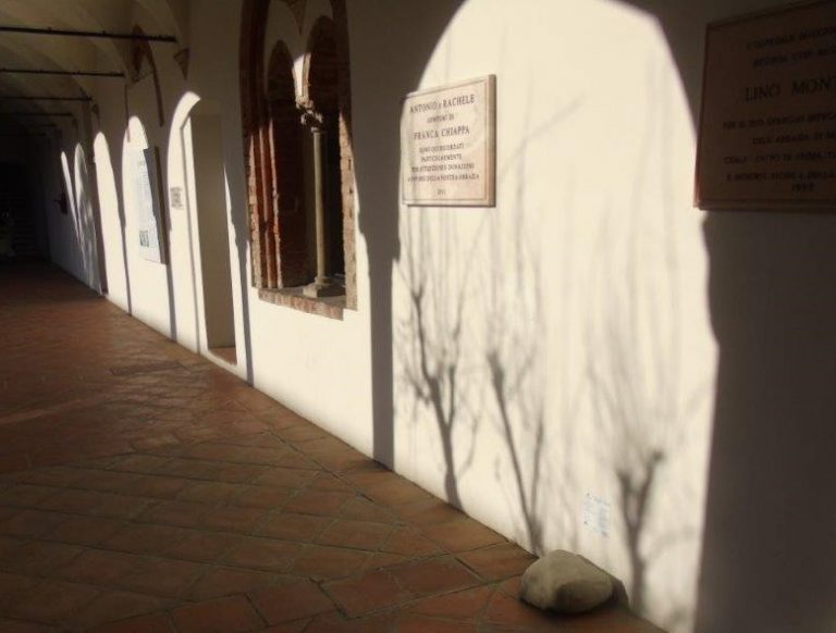 Scopri di più sull'articolo IL CHIOSTRO DI MIRASOLE E IL “SUO” SOLSTIZIO