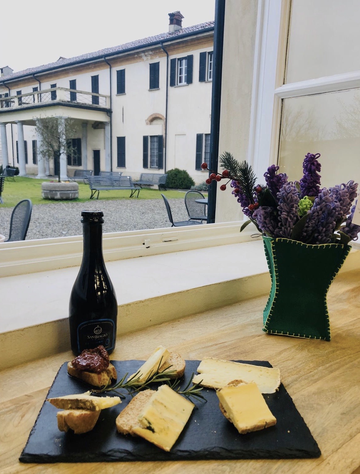 Scopri di più sull'articolo Novità al Ristoro: aperitivi con degustazione di formaggi monastici